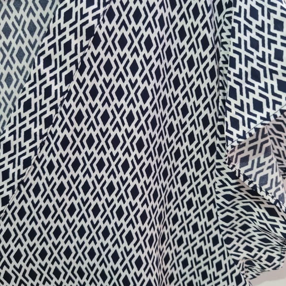 Size- L, JACQUI.E top - Picture 4 of 4